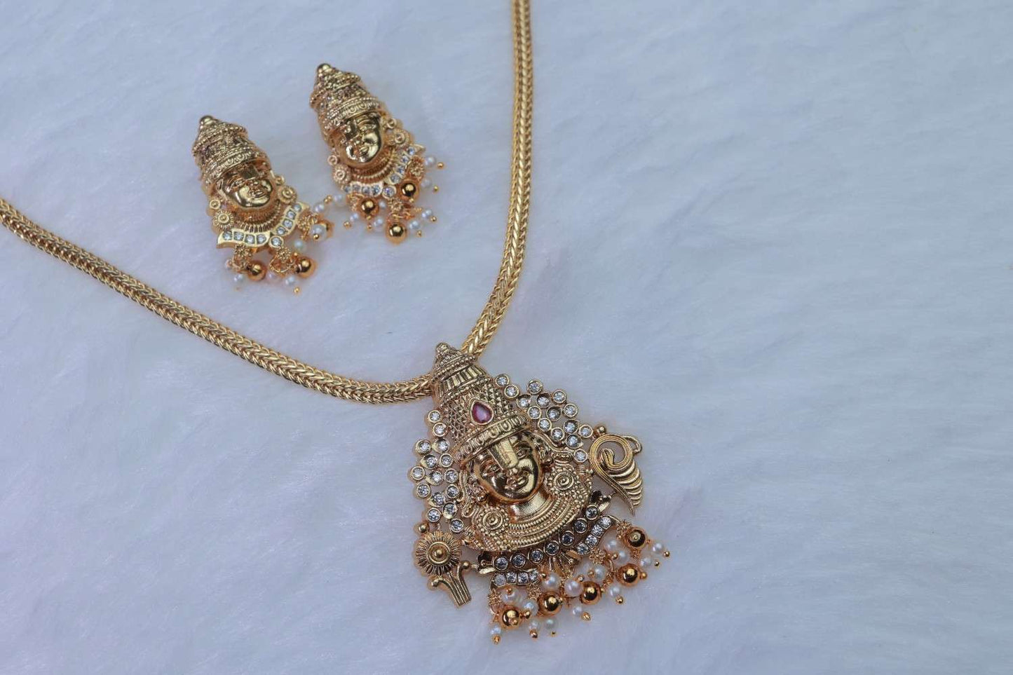 Premium Quality Perumal Goddess Pendent Necklace With Removable dollar with earrings N0136-NI38