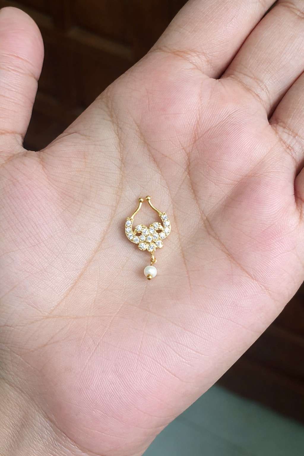 J0118 Peacock Pattern White Stone with a Pearl nose septum Ring