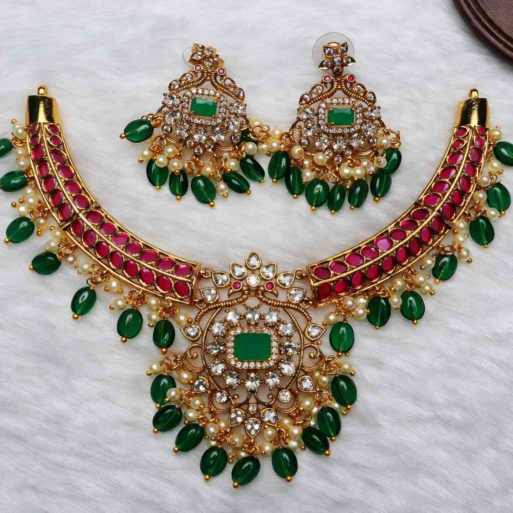 Premium Hasili Kante type necklace designed with pota stone and caret green beads N0102-CI98