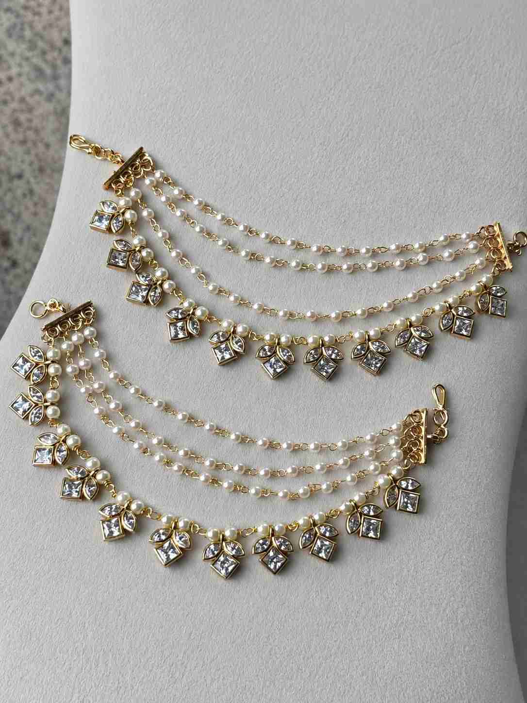 EC024 Uncut Diamond Floral Pattern Pearl 4 Layer Ear Chain