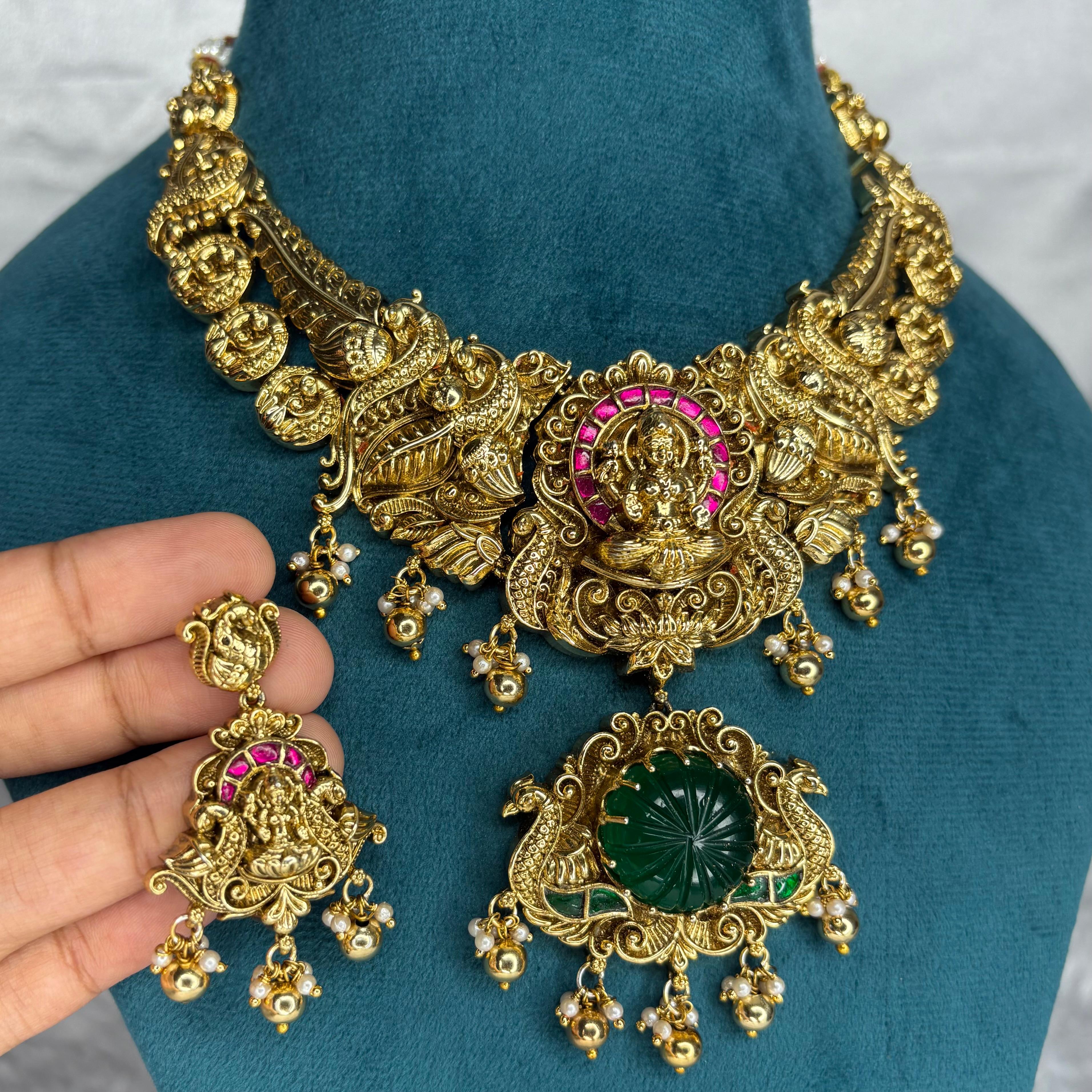 Jadau Kundan Necklace with Big Emerald color Carved Stone N0021