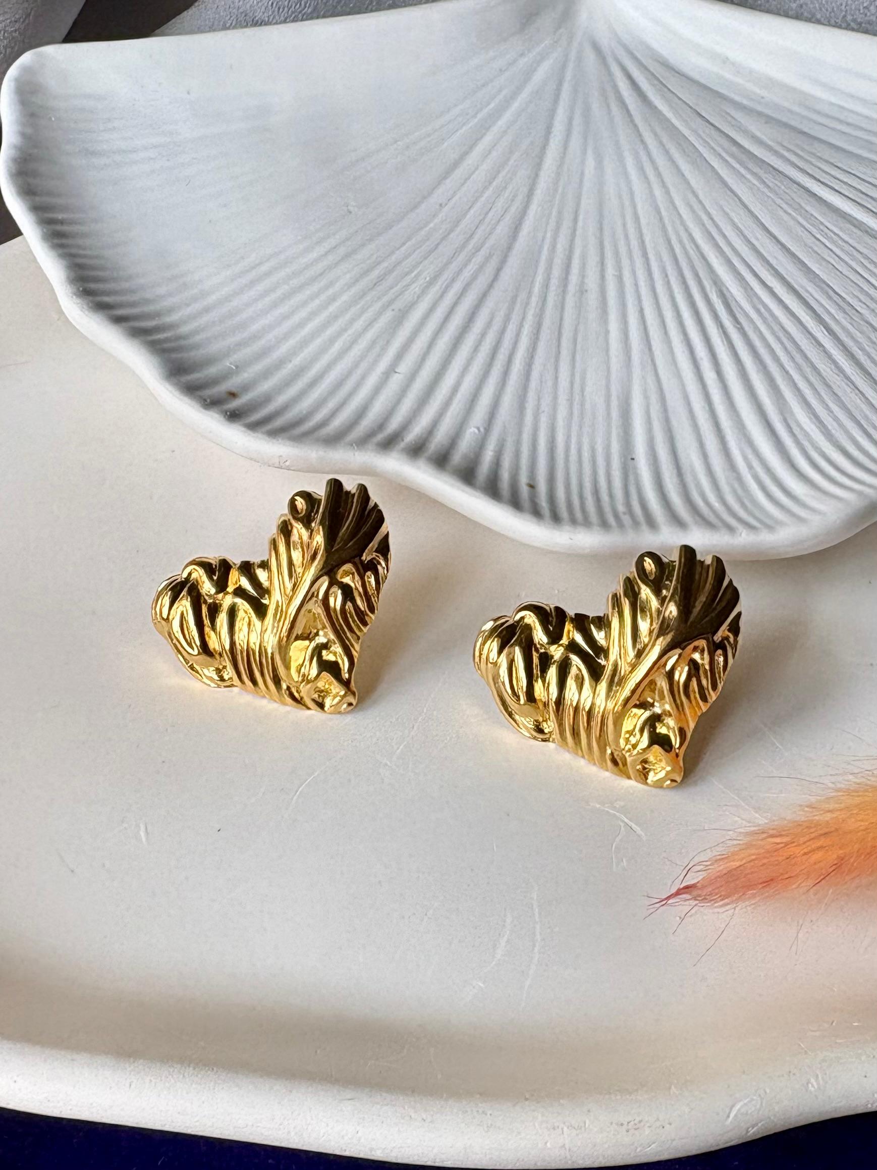 Stainless Steel Anti Tarnish 18k Gold plated Heart Textured Earring SS001