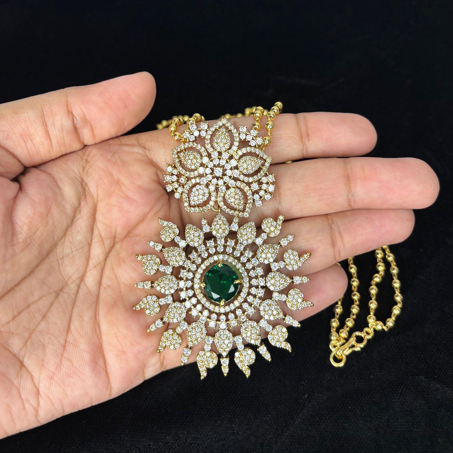 AD Stone Emerald Flower pendant H0001-CU80