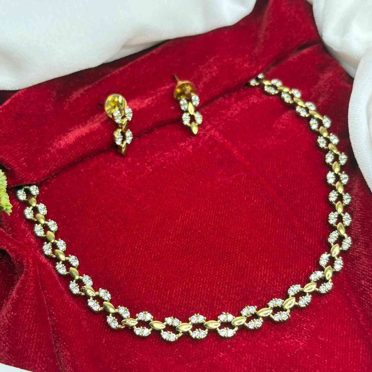N0222 Minimal Diamond Replica Necklace