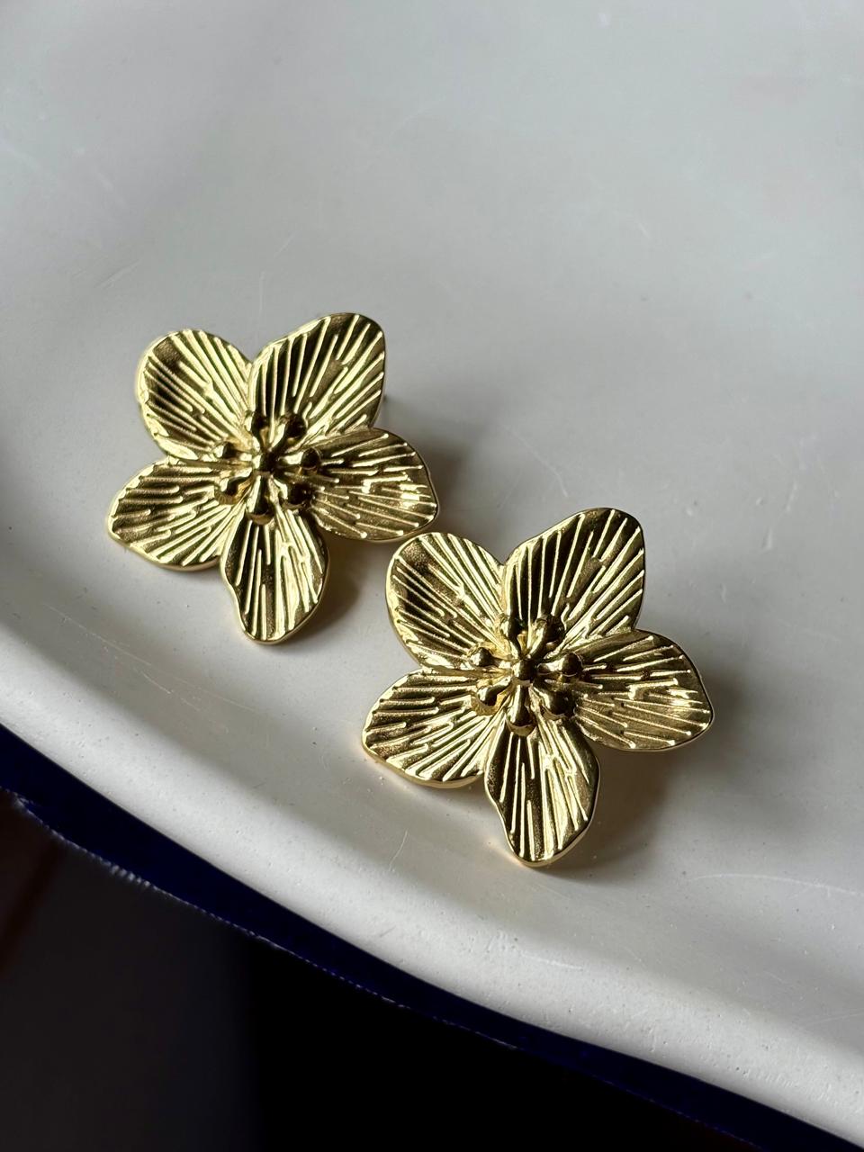 Stainless Steel Anti Tarnish 18k Gold plated Sparkle Flower Earring SS012