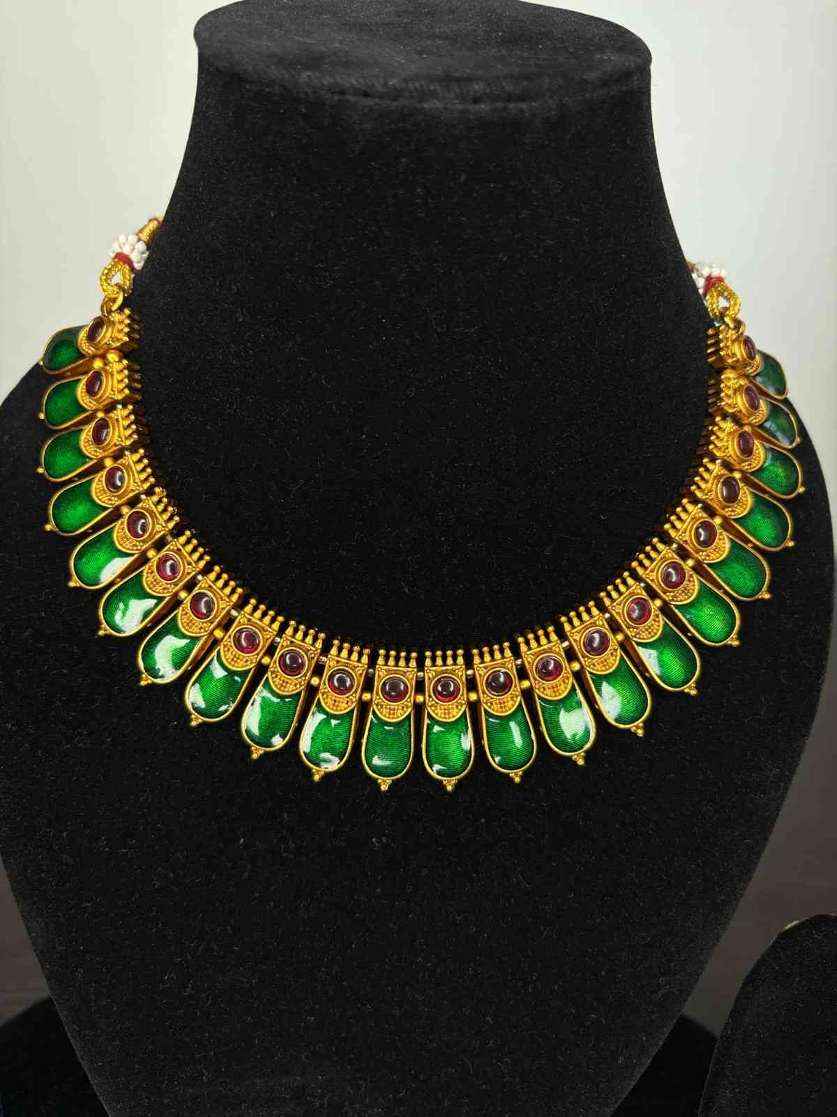 Matte finish Floral Palakka Necklace N0228