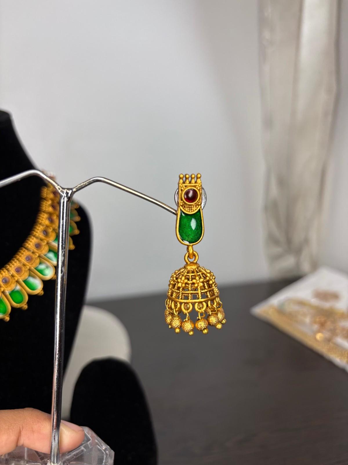 Matte finish Floral Palakka Necklace N0228