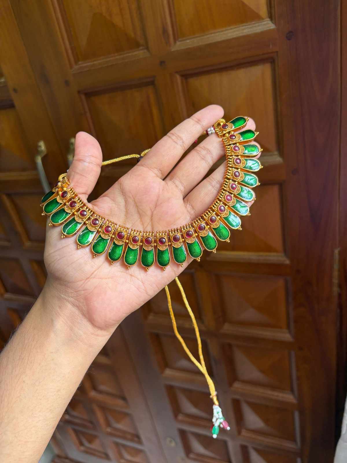 Matte finish Floral Palakka Necklace N0228
