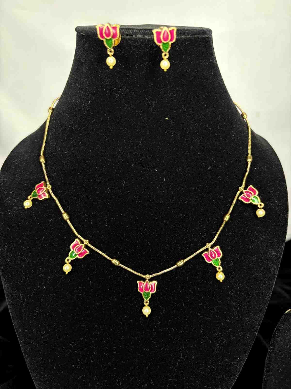 Premium Quality Lotus Chain N0231