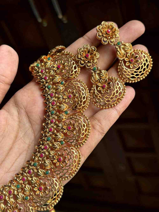 Matte finish Floral Necklace N0227