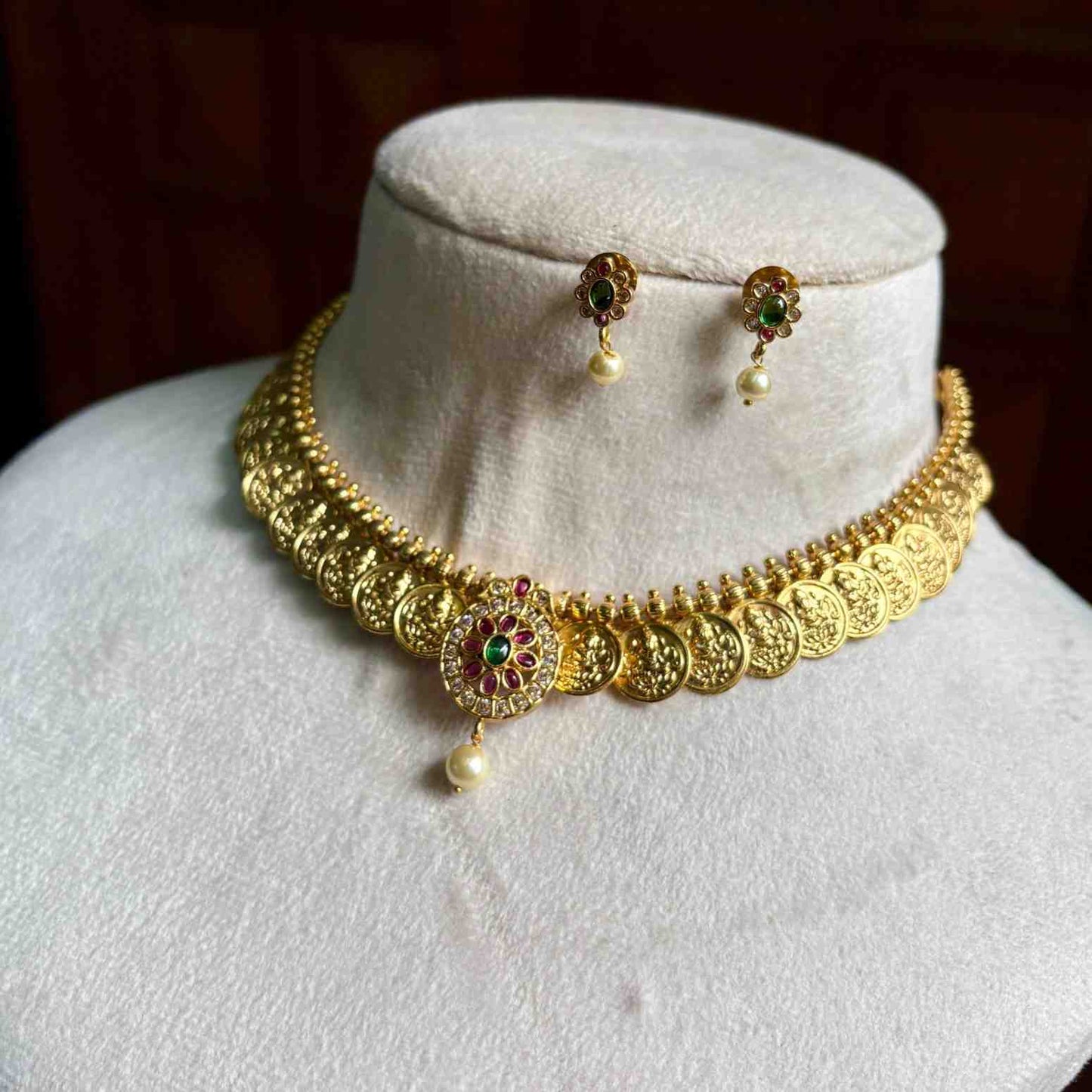 Premium Quality MicroPlated Necklace With Lakshmi Kasu With kemp stones in the middle N0130-NJ36