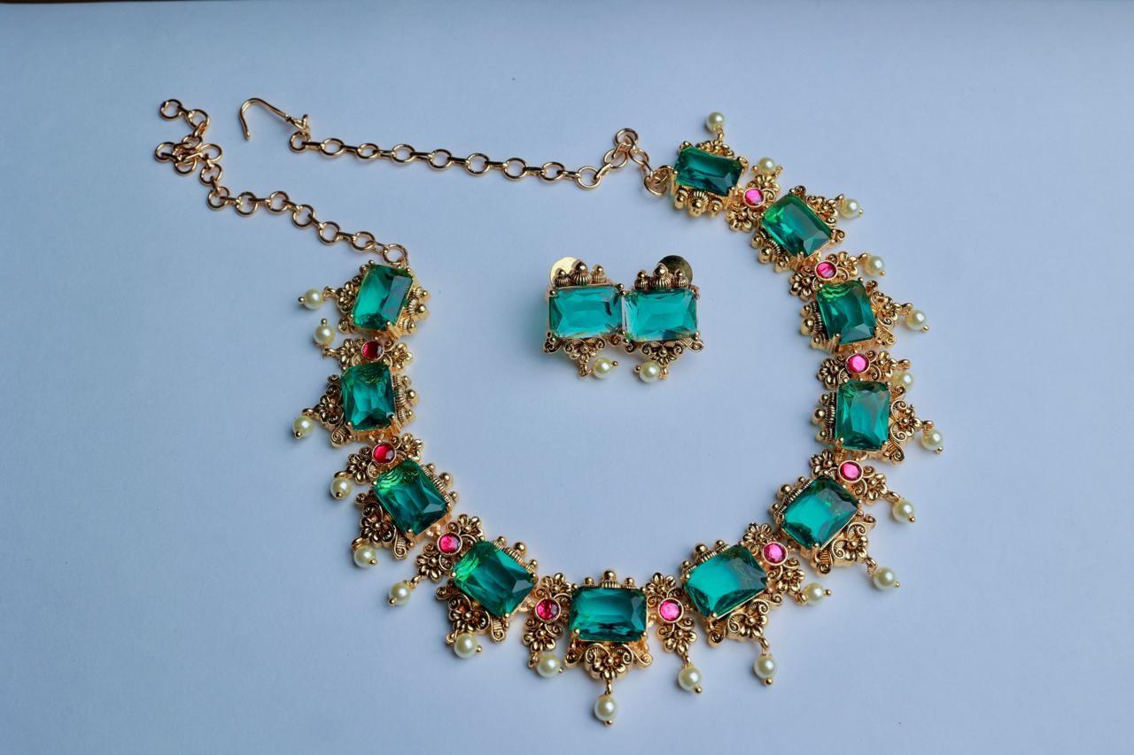 Premium Emerald Green Stone Necklace with Jadau Kundan Stones N0044-CV140