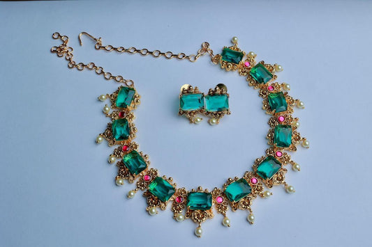 Premium Emerald Green Stone Necklace with Jadau Kundan Stones N0044-CV140