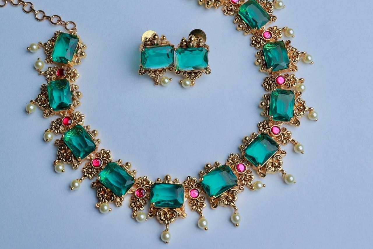 Premium Emerald Green Stone Necklace with Jadau Kundan Stones N0044-CV140