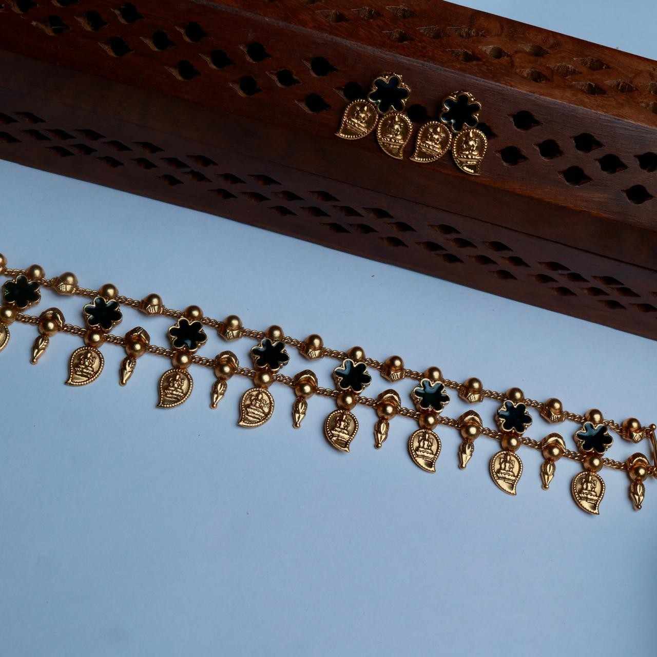 Premium Quality Maga Lakshmi Chocker set with Matching earrings N0149-CJ33