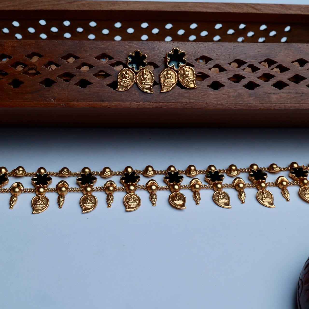 Premium Quality Maga Lakshmi Chocker set with Matching earrings N0149-CJ33