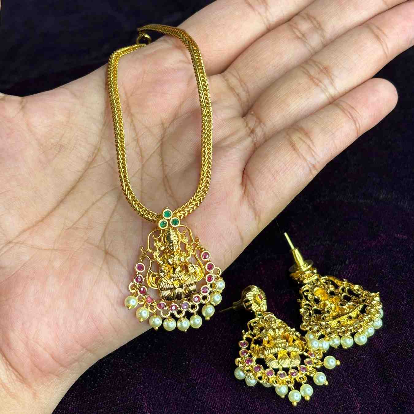 Premium Quality Lakshmi Attigai type necklace With earrings removeable locket N0175-CS25