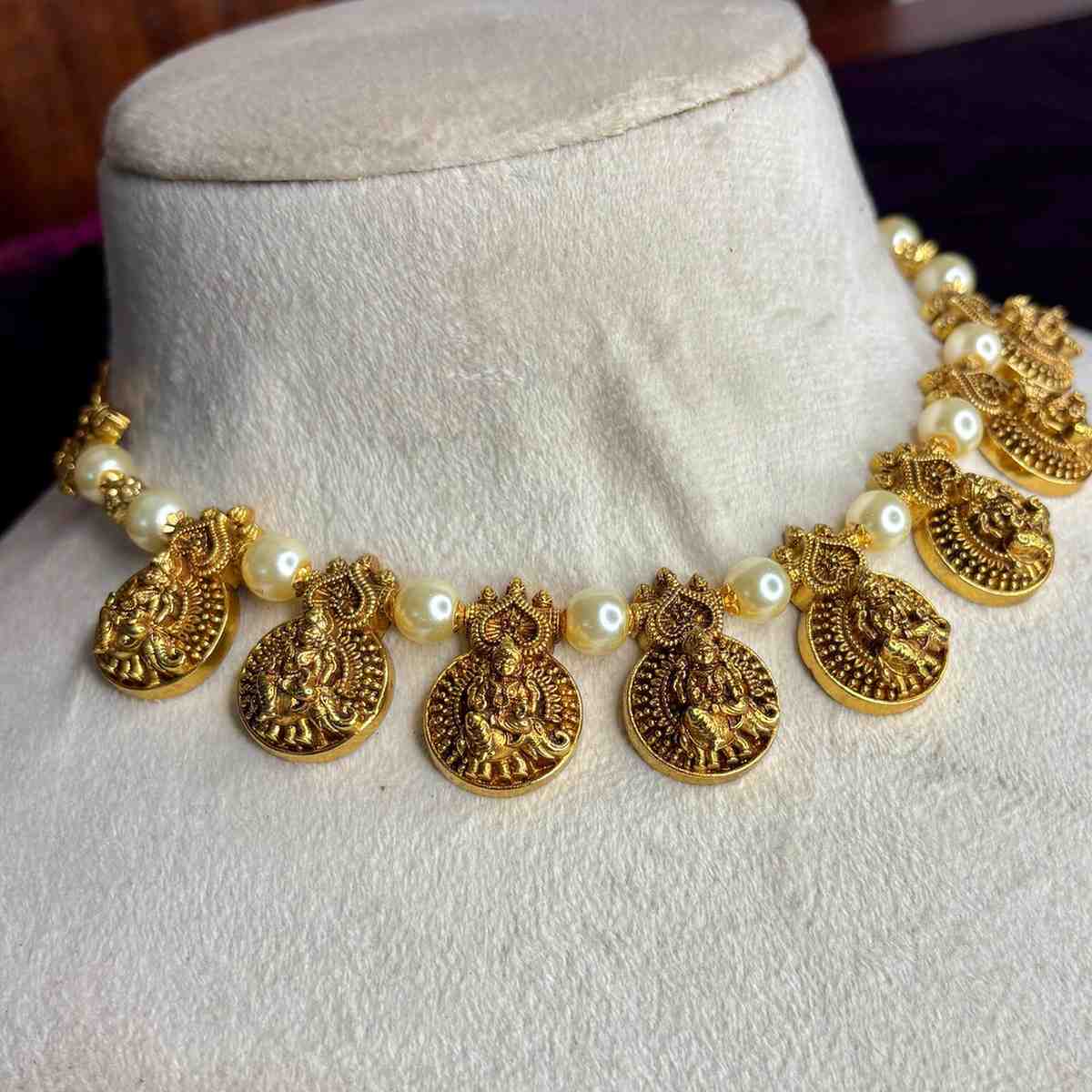 Premium Quality Traditional Pearl Necklace with Lakshmi dollar Design N0176-CS98