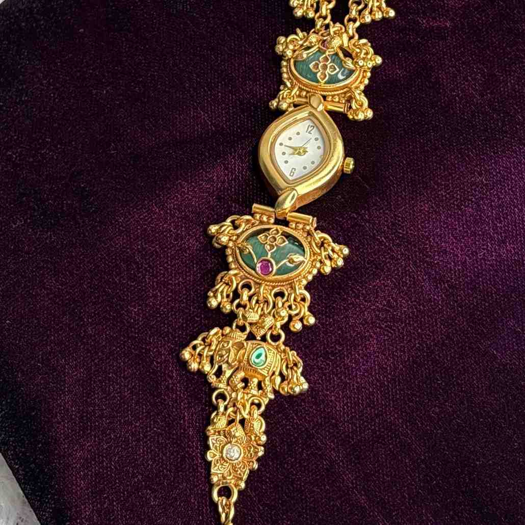 Premium Quality Designer Watch diamond shape white dial Bracelet Type hook watch W002-CV79