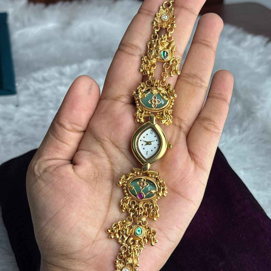 Premium Quality Designer Watch diamond shape white dial Bracelet Type hook watch W002-CV79