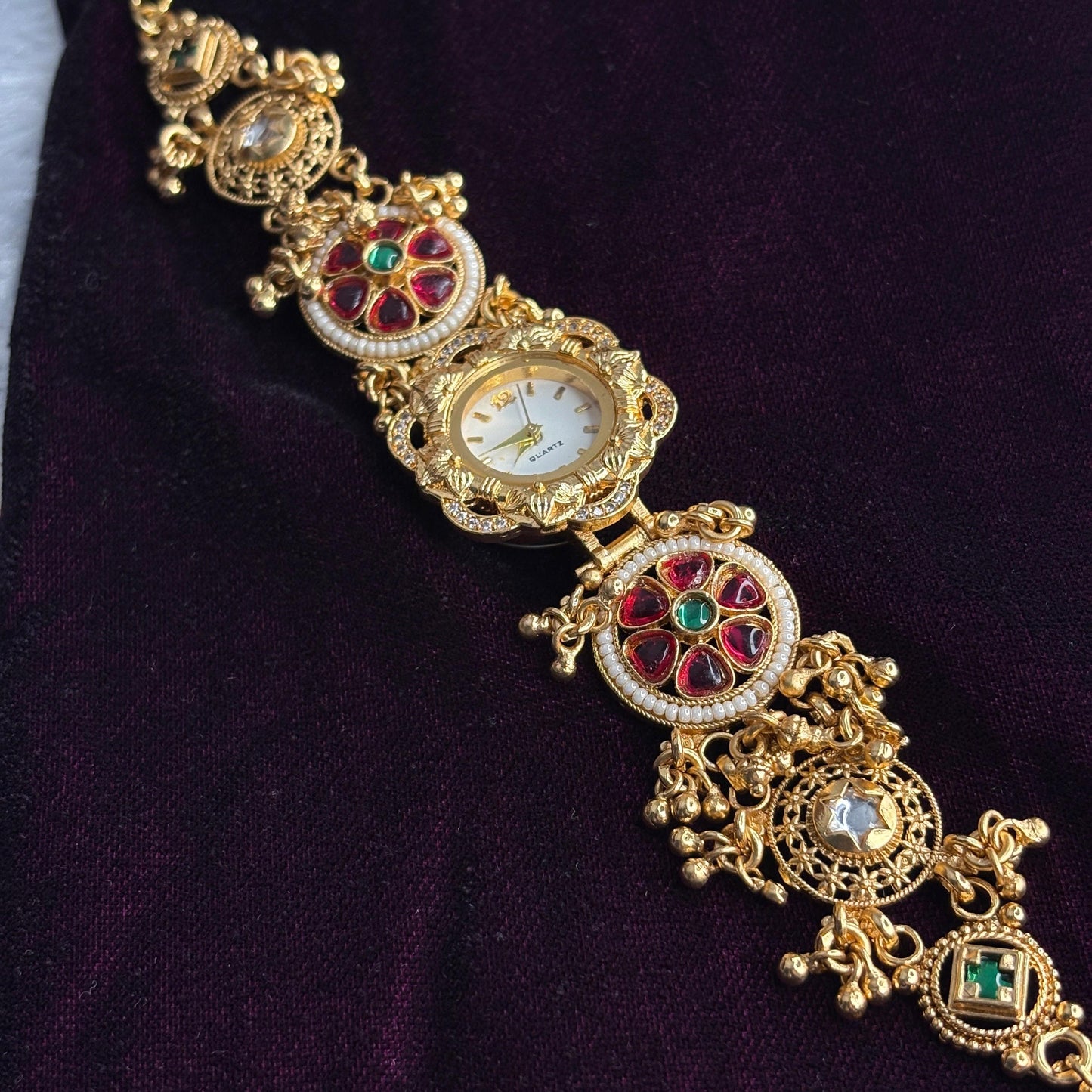 Premium Quality Designer Watch circle white dial Bracelet Type hook watch W001-CV120