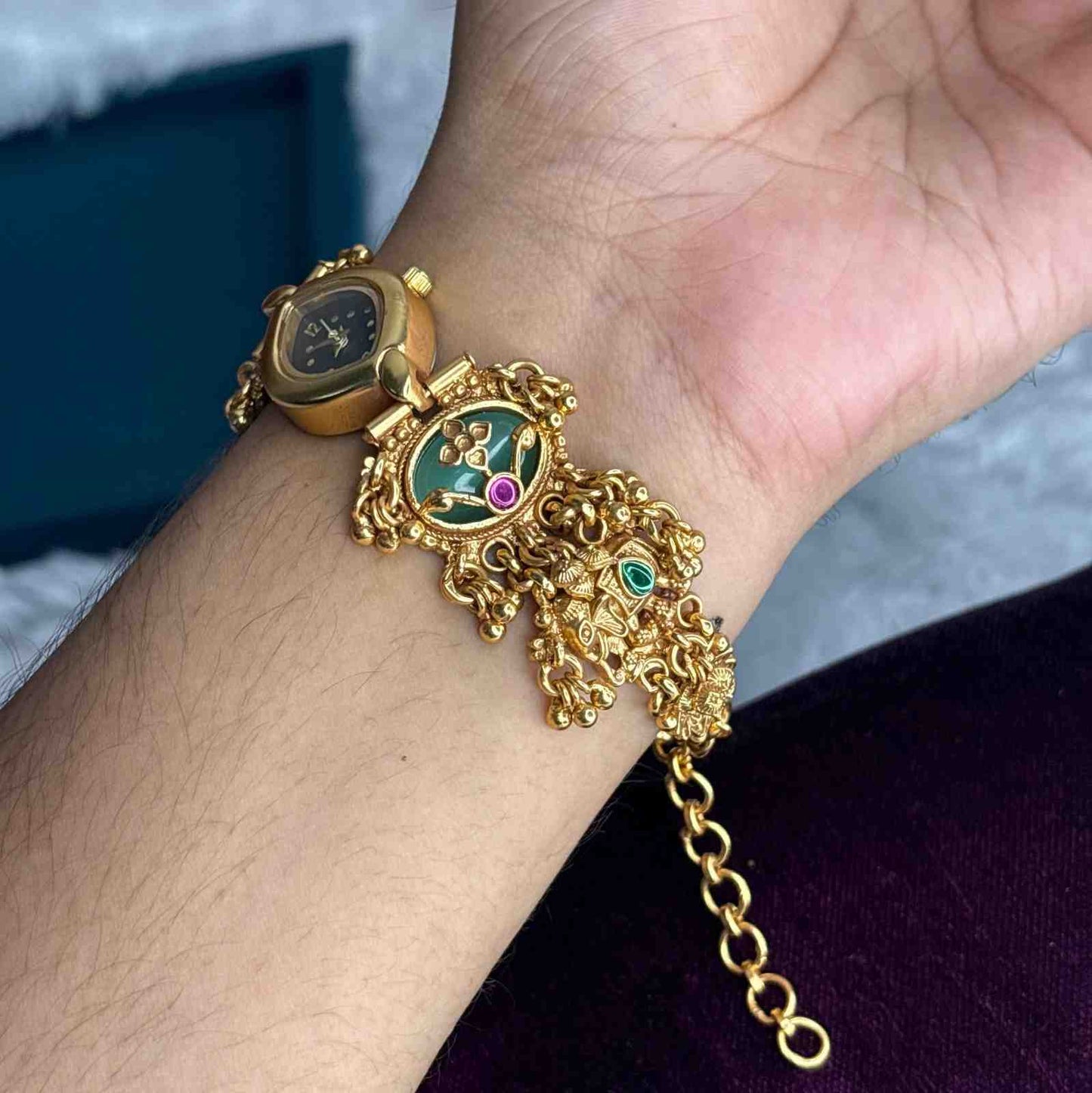 Premium Quality Designer Watch diamond shape black dial Bracelet Type hook watch W003-CV79