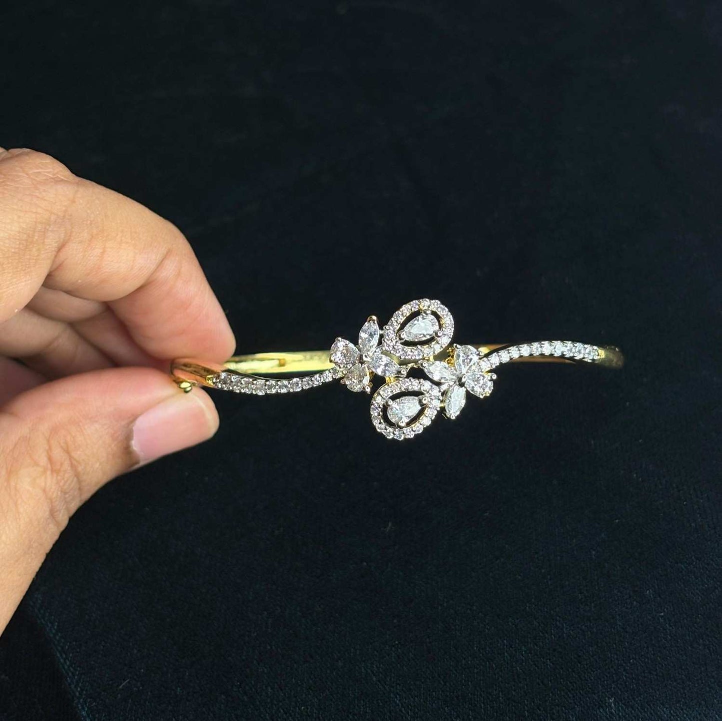 Premium Quality Rhodium Finish Ad Stone Bracelet Bangle K0024-CS31