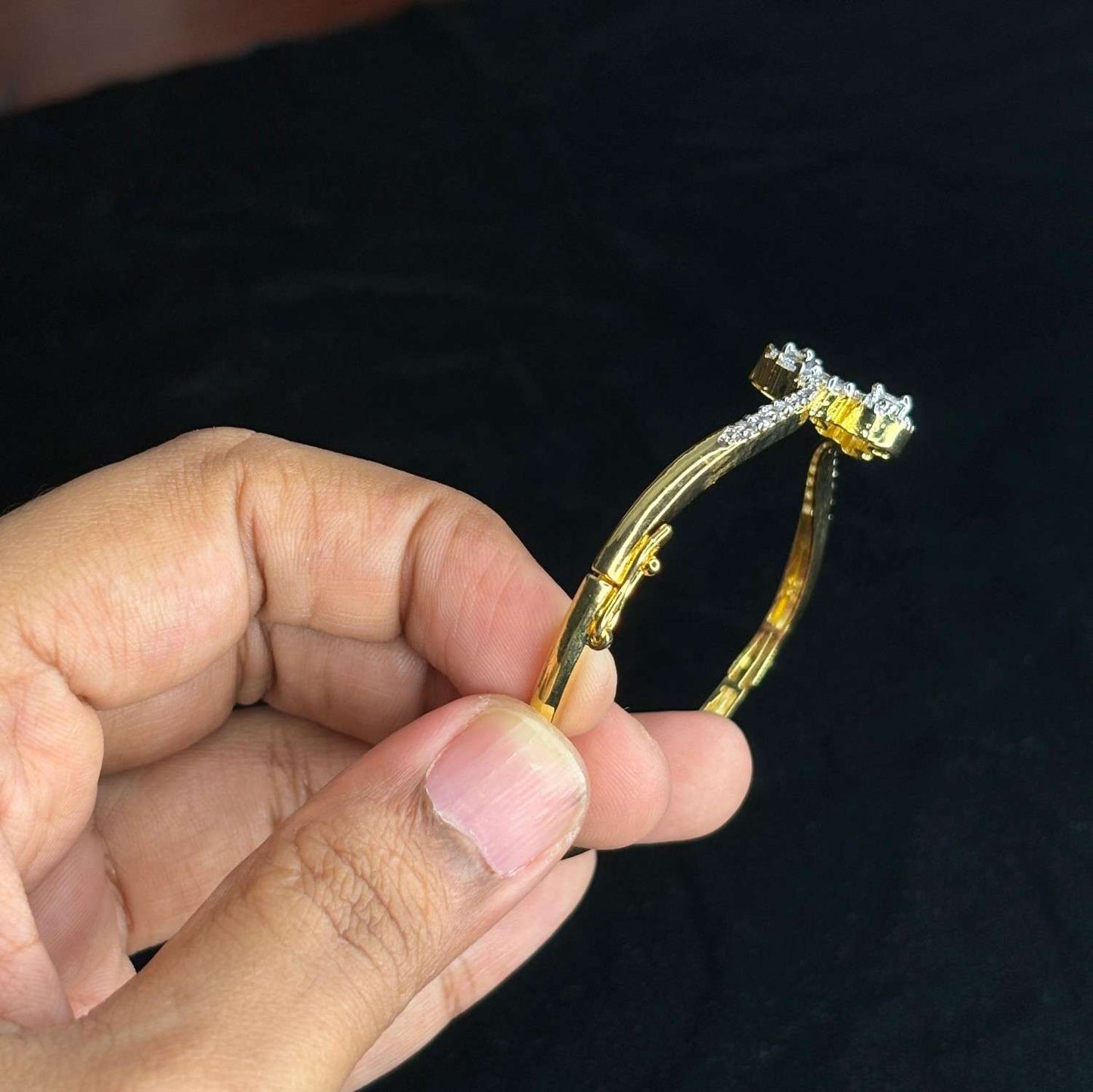 Premium Quality Rhodium Finish Ad Stone Bracelet Bangle K0024-CS31