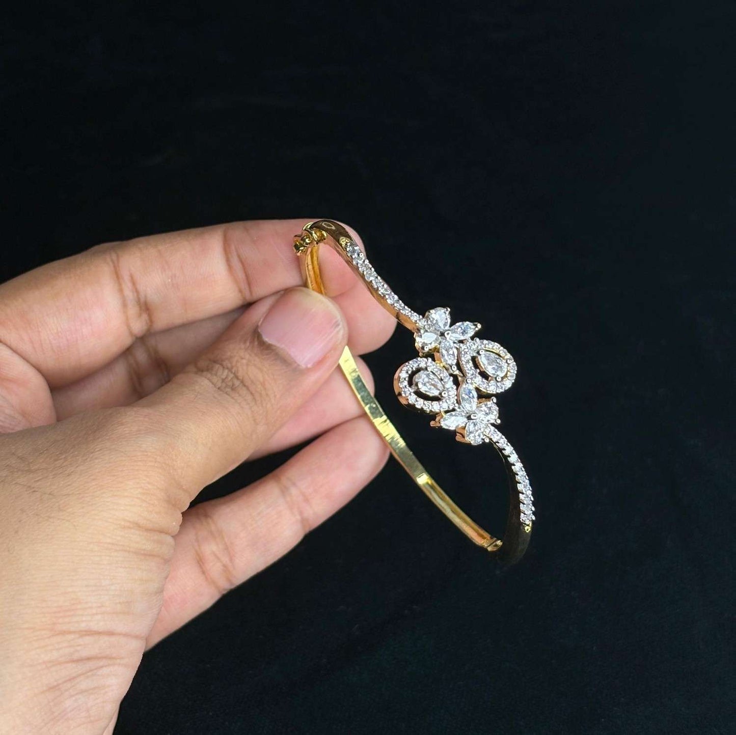 Premium Quality Rhodium Finish Ad Stone Bracelet Bangle K0024-CS31