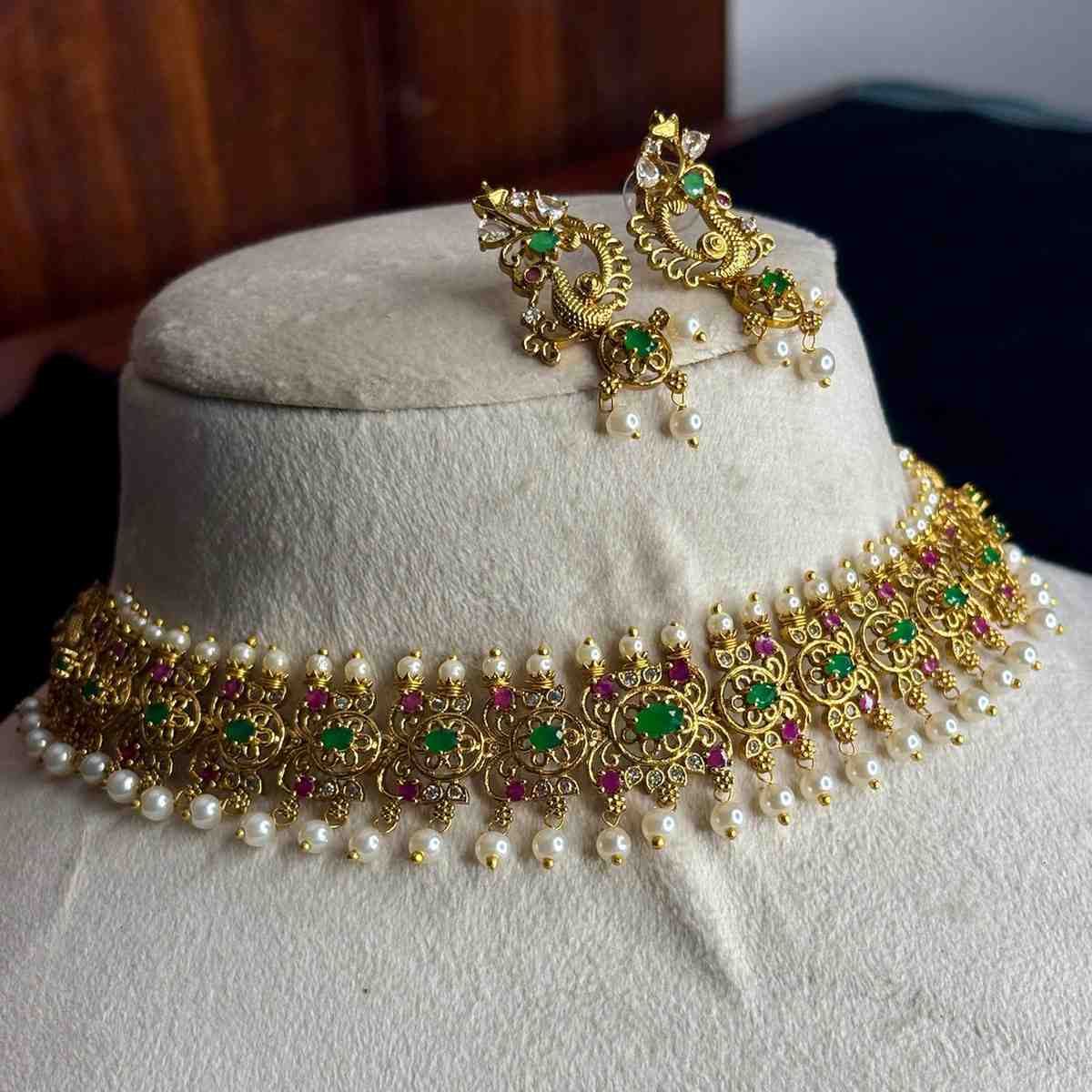 Premium Quality Emerald Green Stone With floral and Peacock Pattern Necklace with Matching earrings N0145-CI69