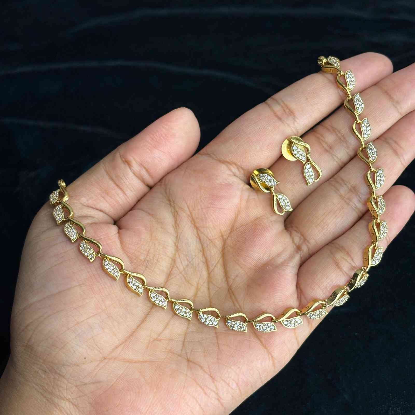 Premium Quality Minimal Leaf Pattern Diamond replica Collection with earrings N0187-CN23