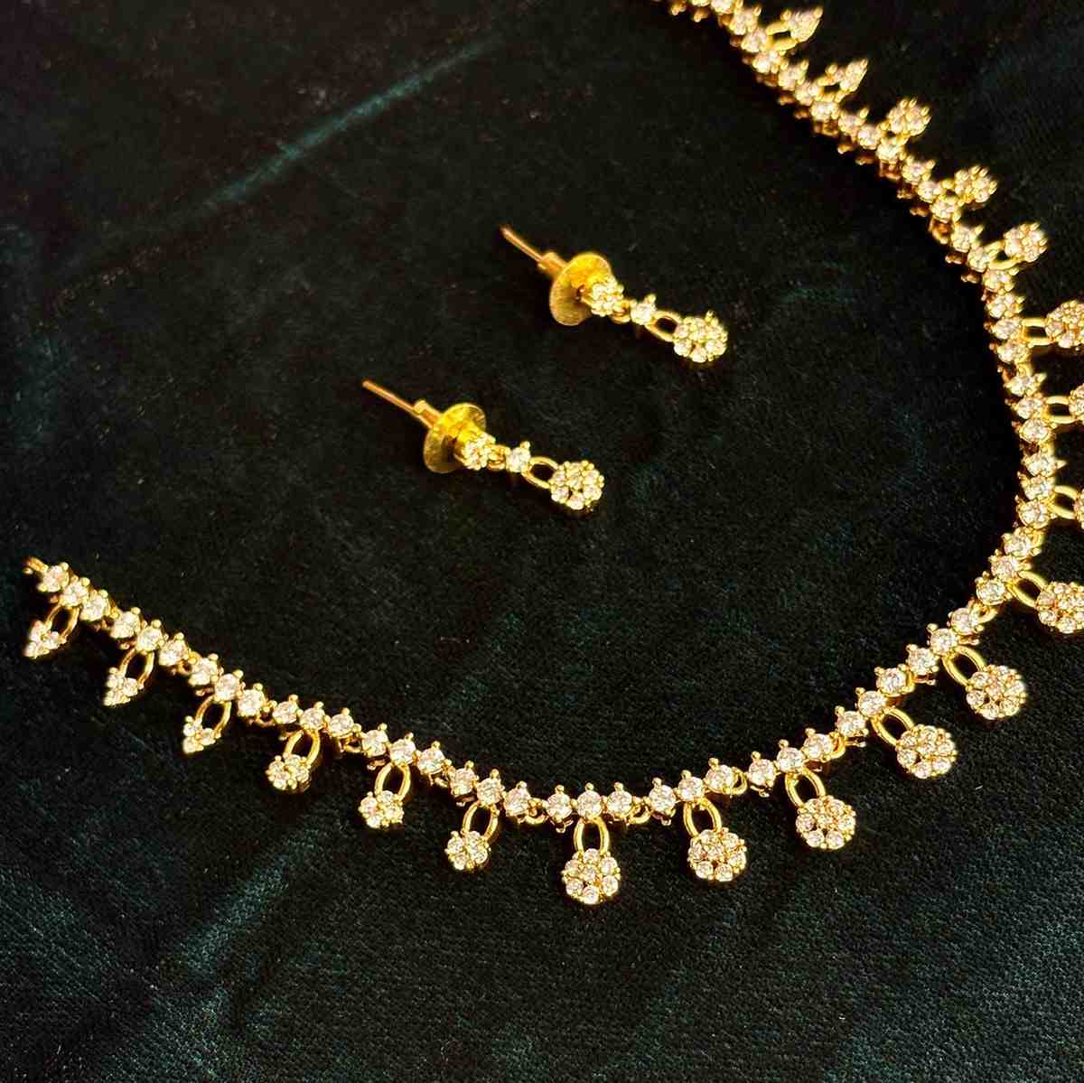 N0188 Minimal Leaf Pattern Diamond replica Collection