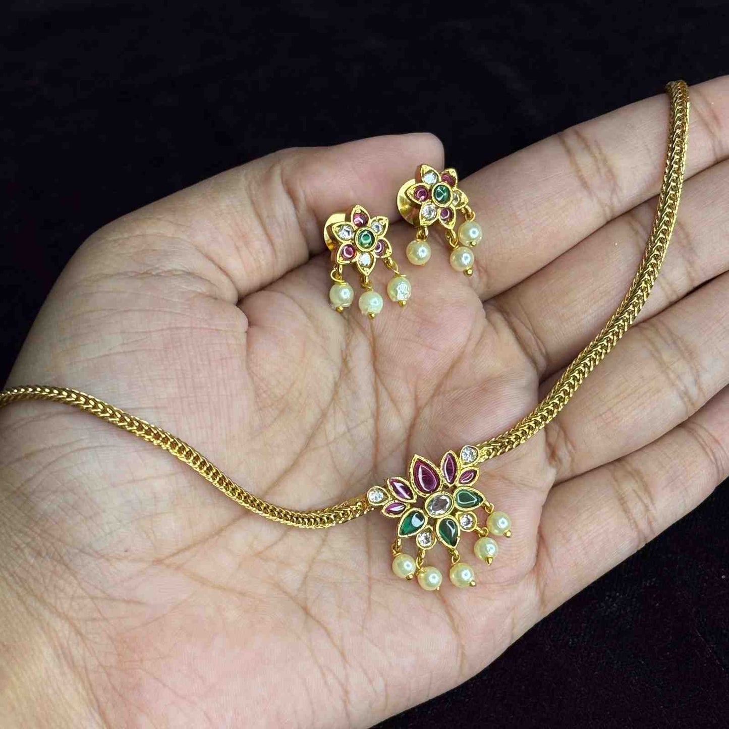 Premium Quality Stone Flower Necklace N0211-CJ19