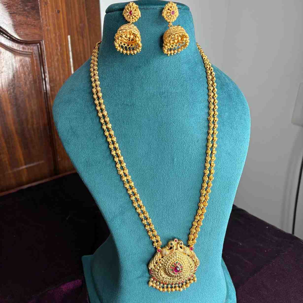 Premium Look Gold Replica Peacock Haram H0056-CJ58