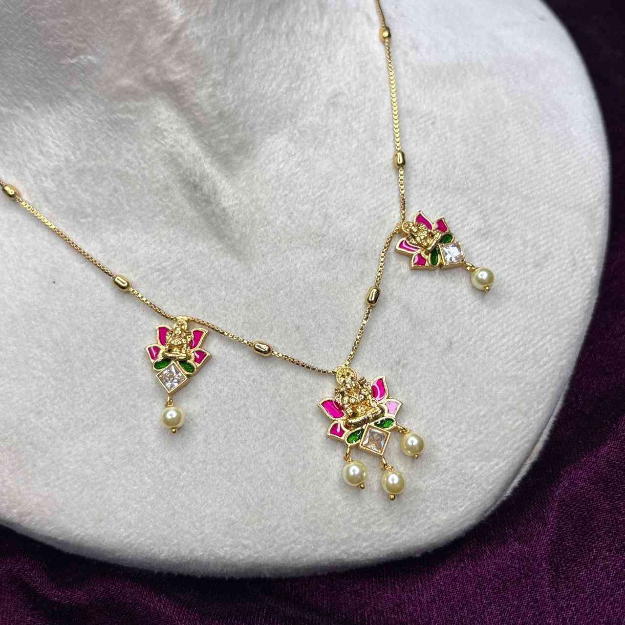 Premium Quality Lotus Chain IN001-CJ25