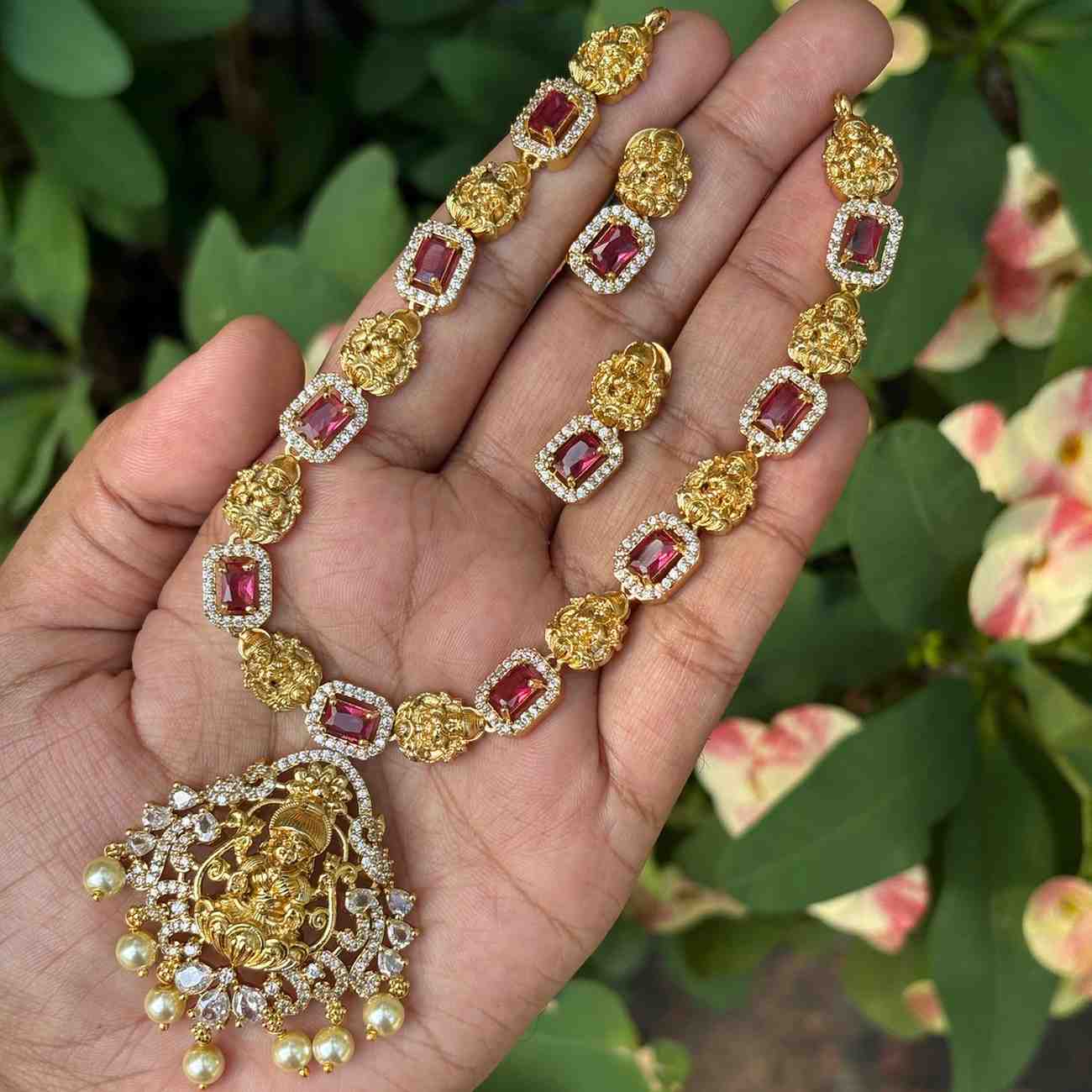 N0207 Red Stone Lakshmi Necklace