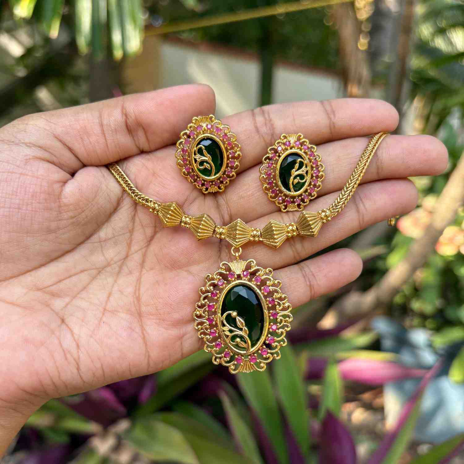 Premium Quality Green Stone Necklace N0206-I38