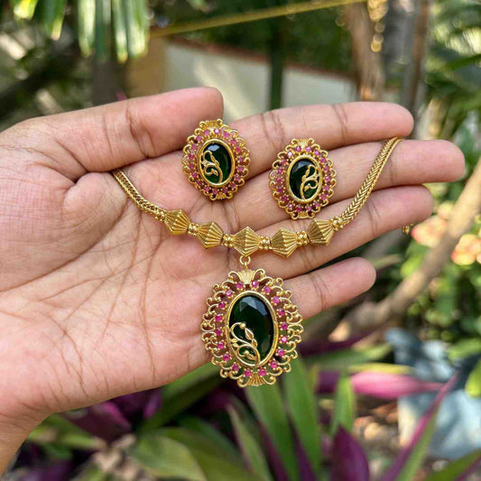 Premium Quality Green Stone Necklace N0206-I38