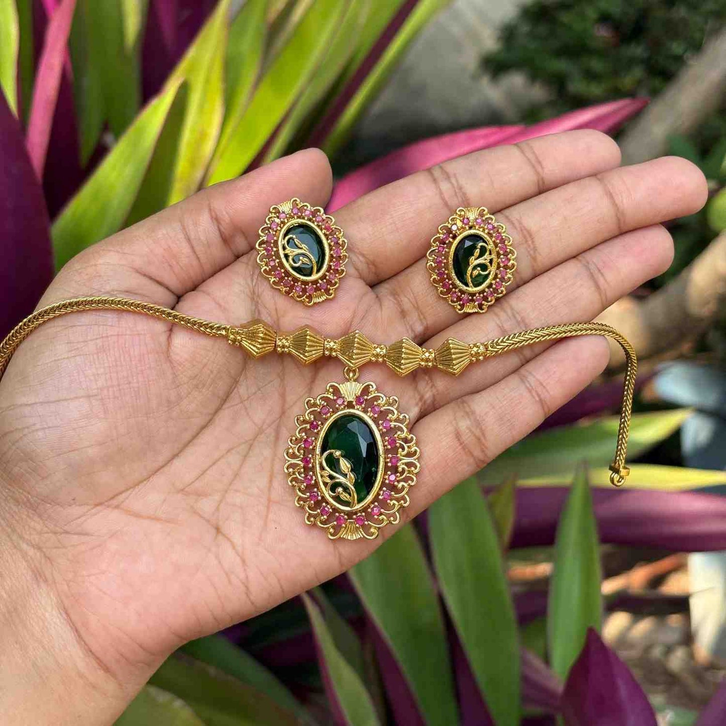 Premium Quality Green Stone Necklace N0206-I38