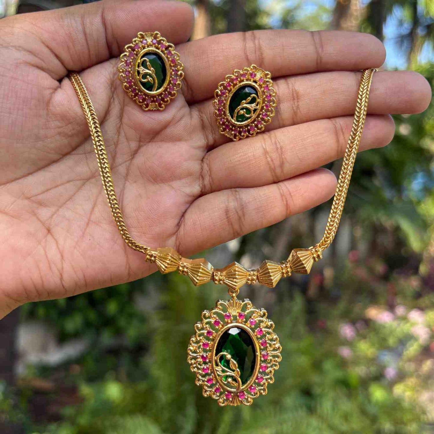 Premium Quality Green Stone Necklace N0206-I38