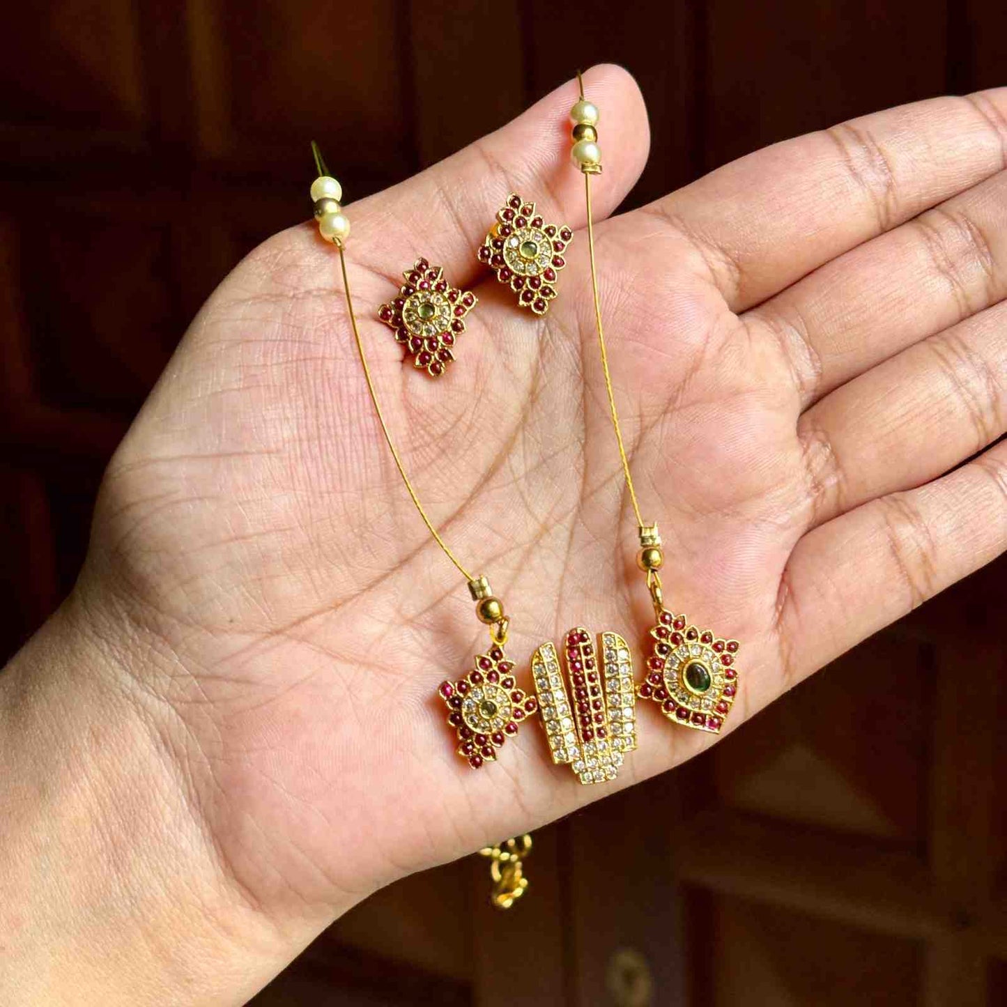 IN009 Perumal Namam Invisible Chain with Earrings
