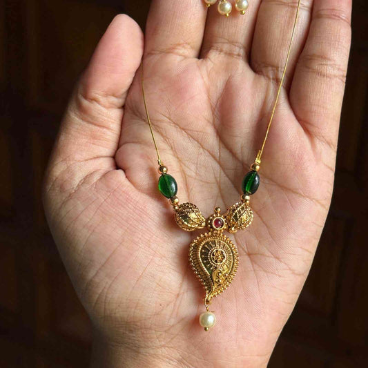 IN014 Invisible Chain with Mango motif Manga Pendent with earrings