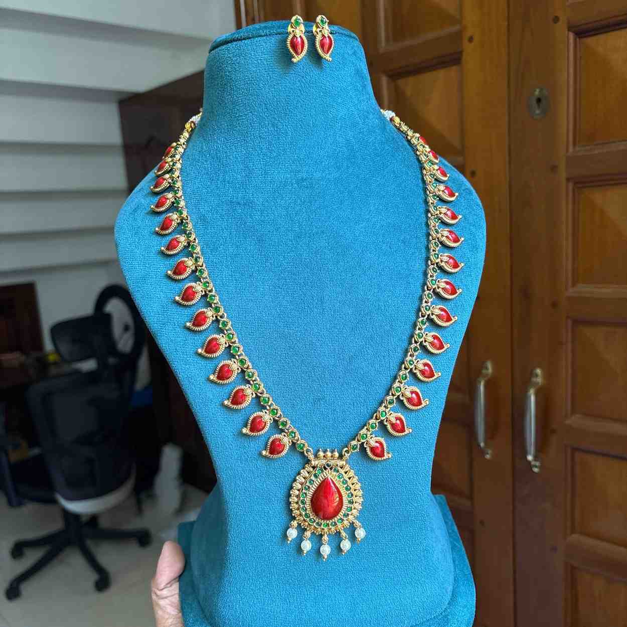Premium Look Red Enamel Palaka Manga Haram with earrings H0065-D36