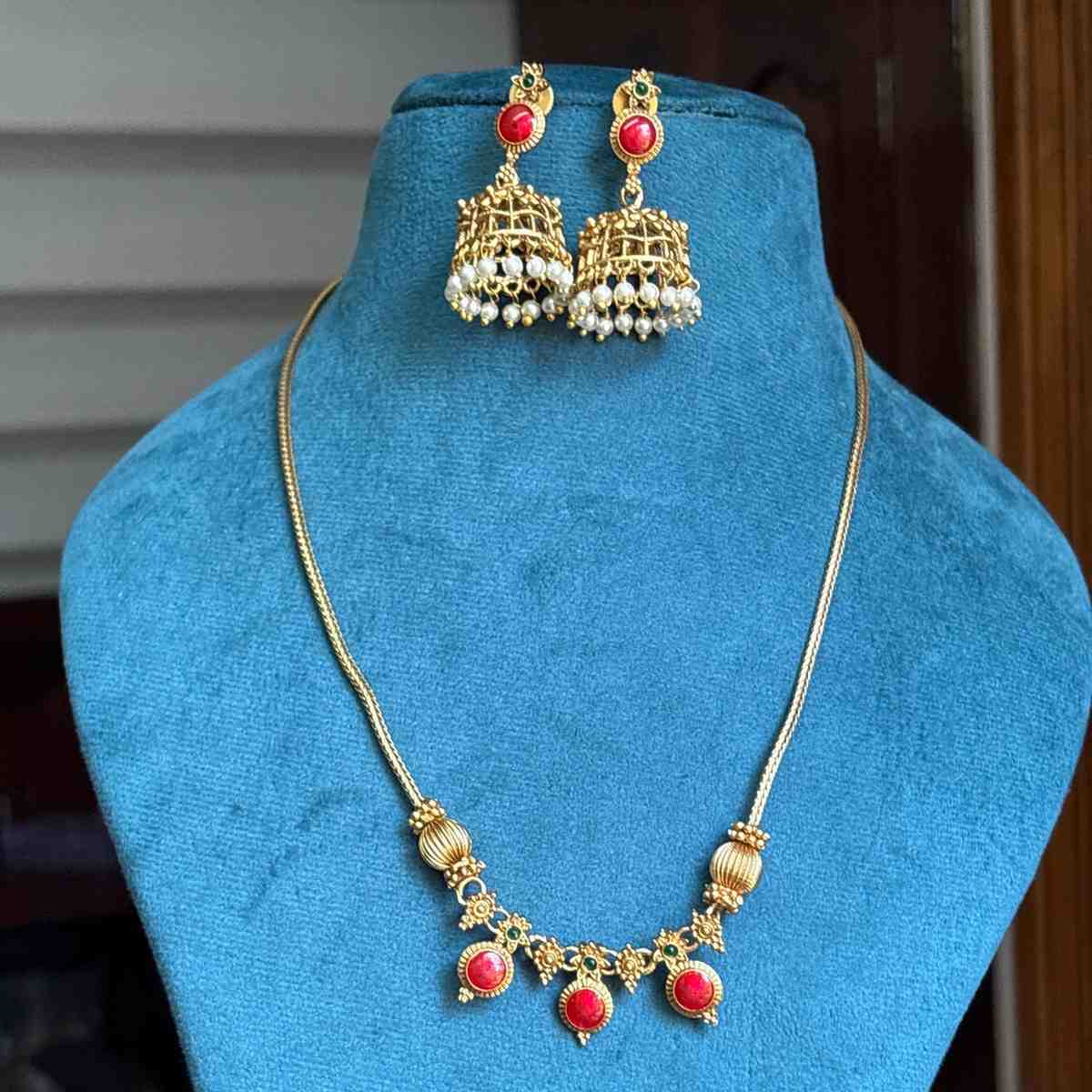 Premium Look Red Enamel Palaka Manga  Middle length Haram with earrings H0068-D21