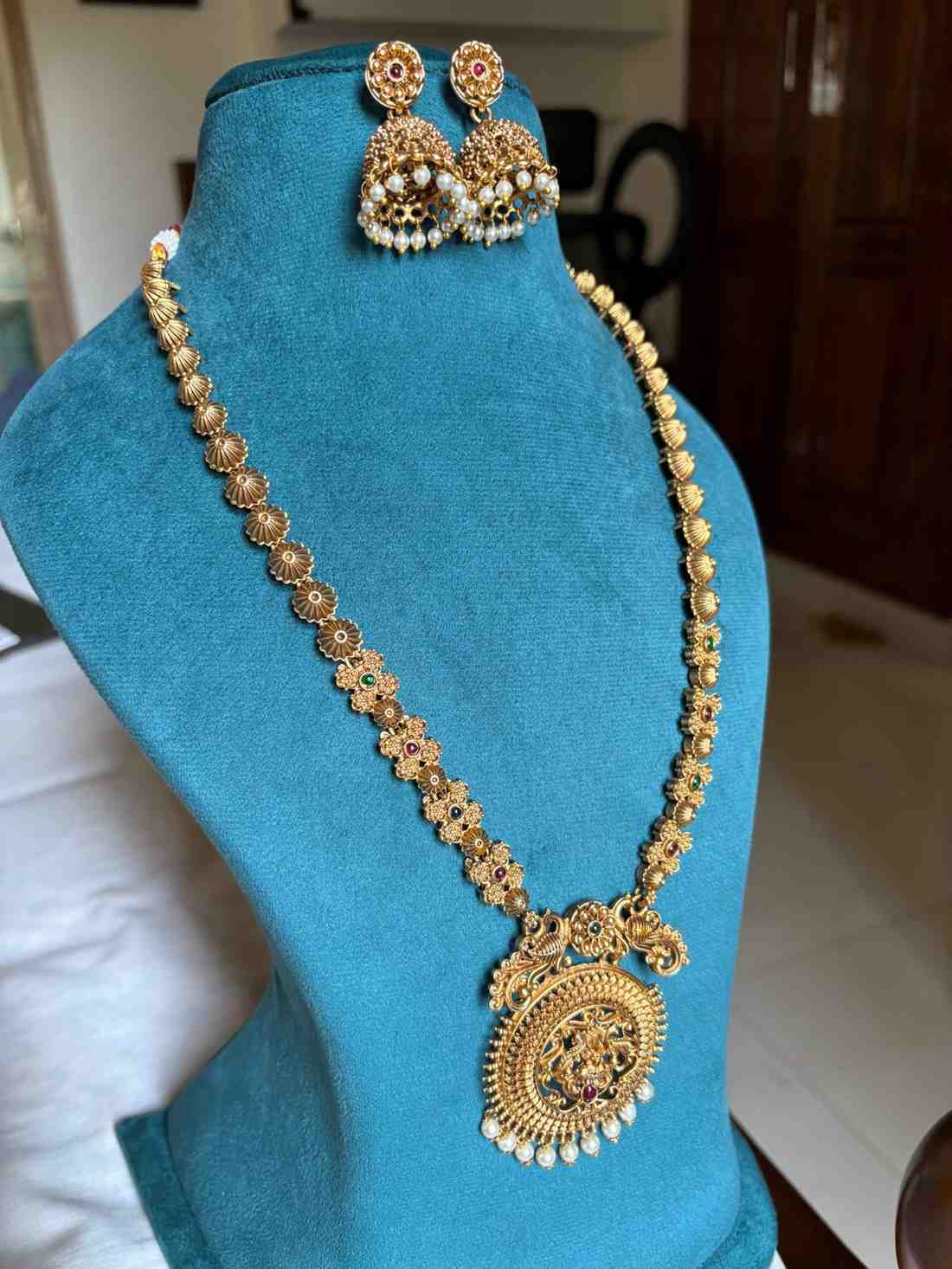 H0070  Long Lakshmi haram with earrings