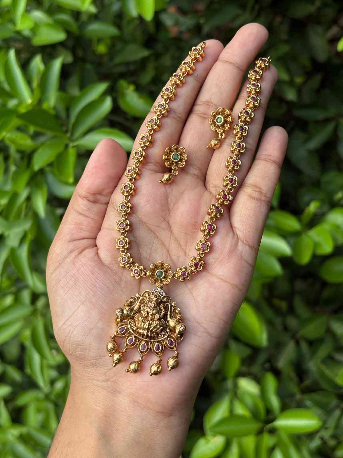 N0264 Simple Traditional Temple collection Lakshmi Necklace with earrings