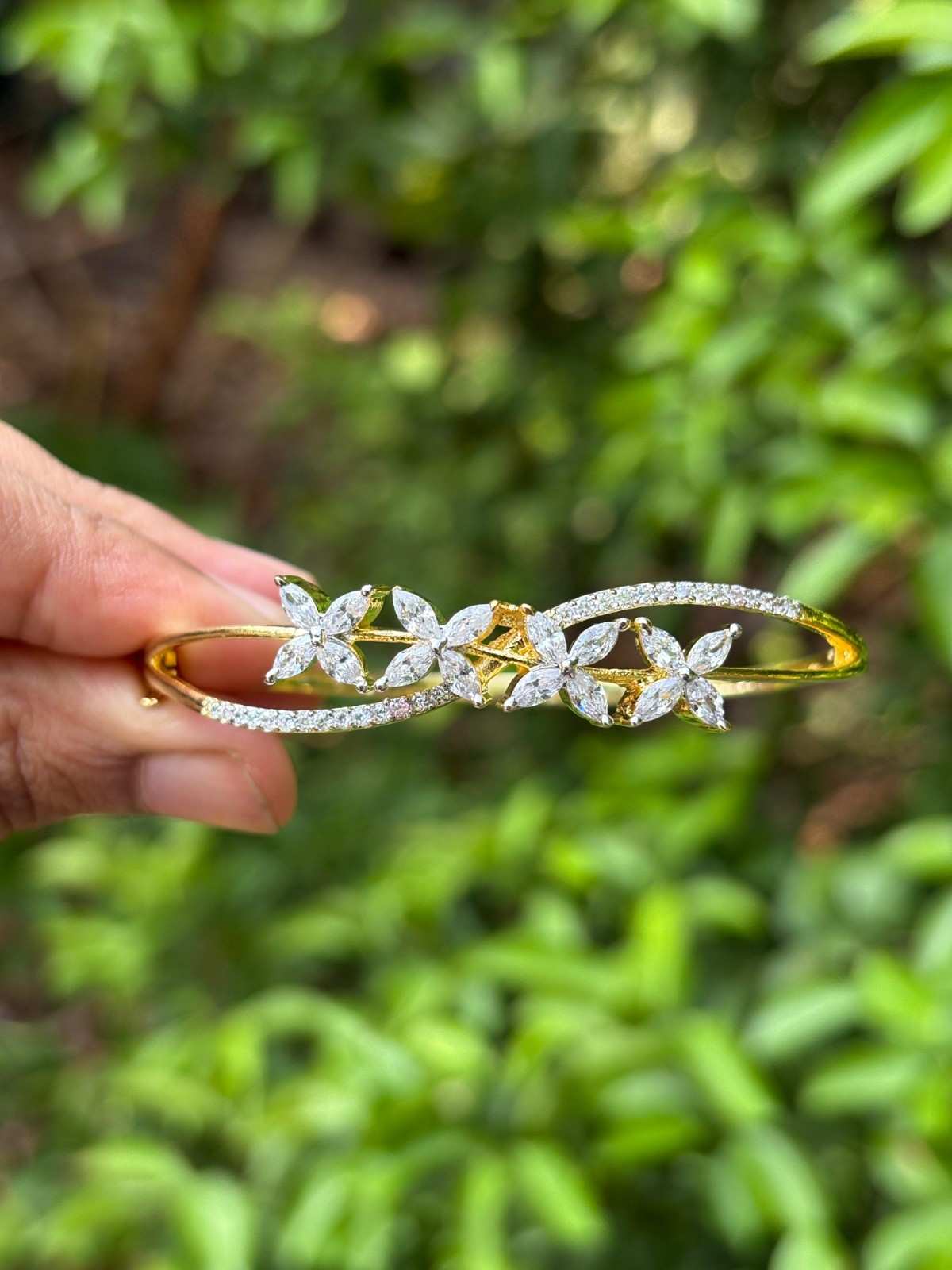 AD Stone Floral Pattern Openable Bracelet Bangle K0027