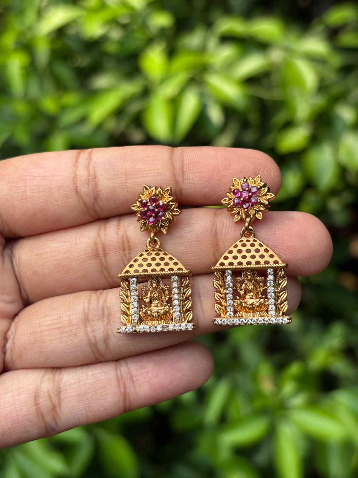 J0076 Lakshmi & Floral Pattern earrings