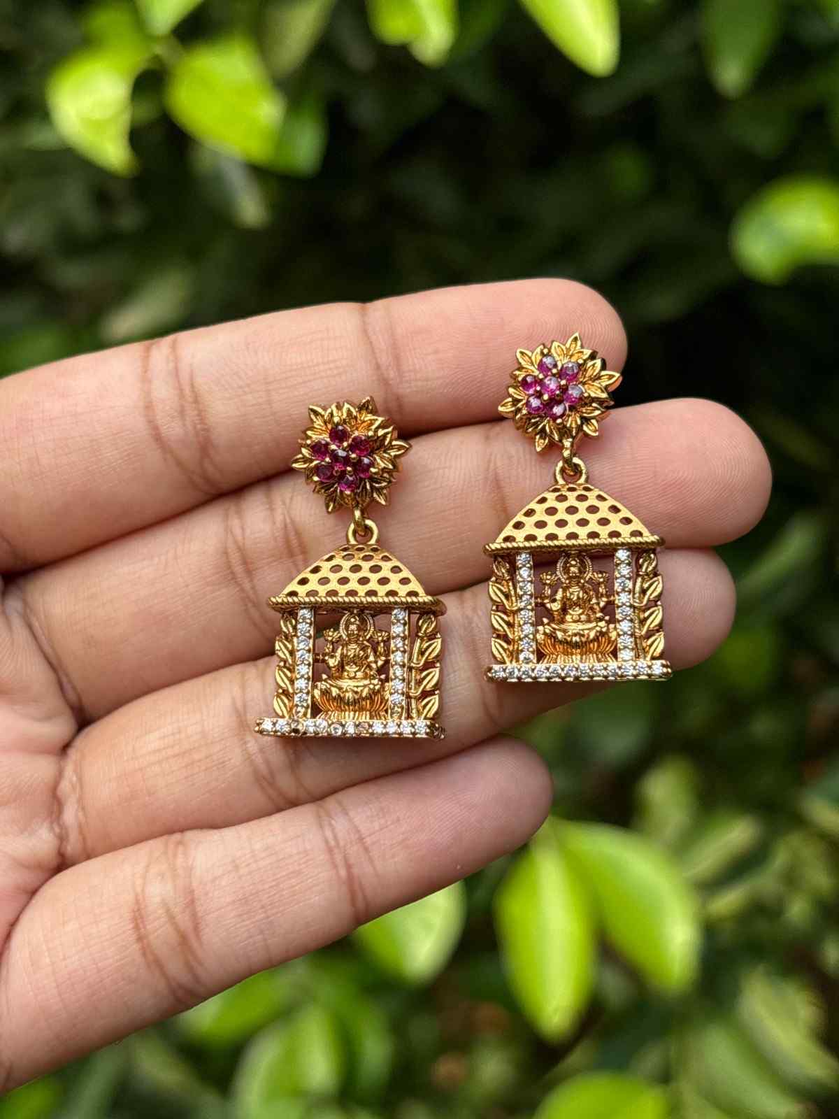 J0076 Lakshmi & Floral Pattern earrings