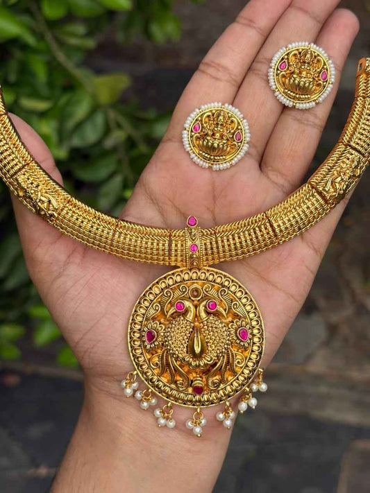 N0261 Gold Inspired Traditional AnnaParava Necklace Premium Base metal with stud type earrings
